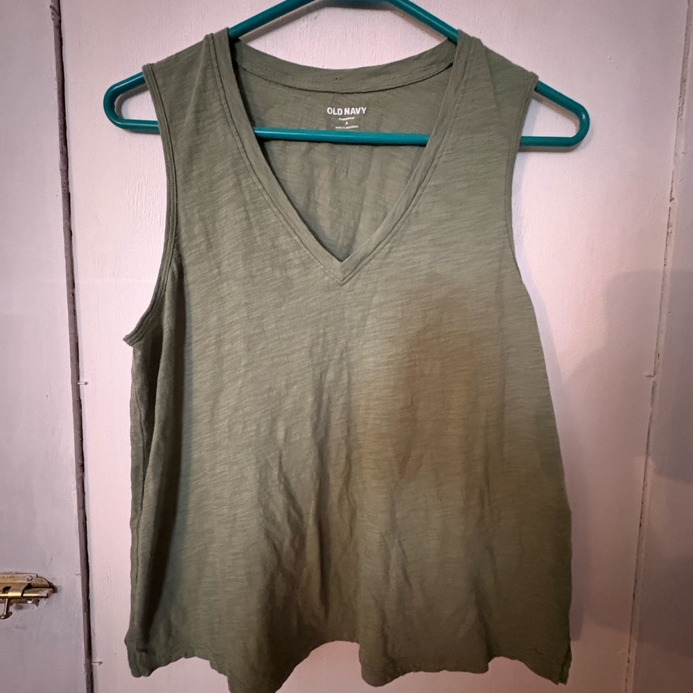 Old Navy Women's Green V-Neck Tank Top